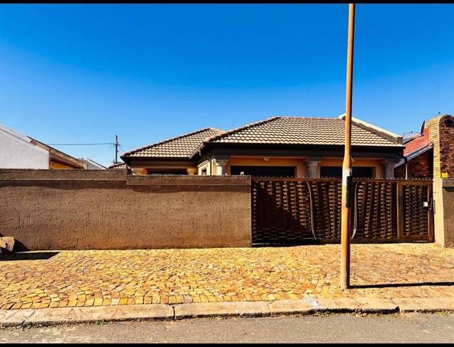 3 BEDROOM HOUSE FOR SALE IN HOSPITAL VIEW